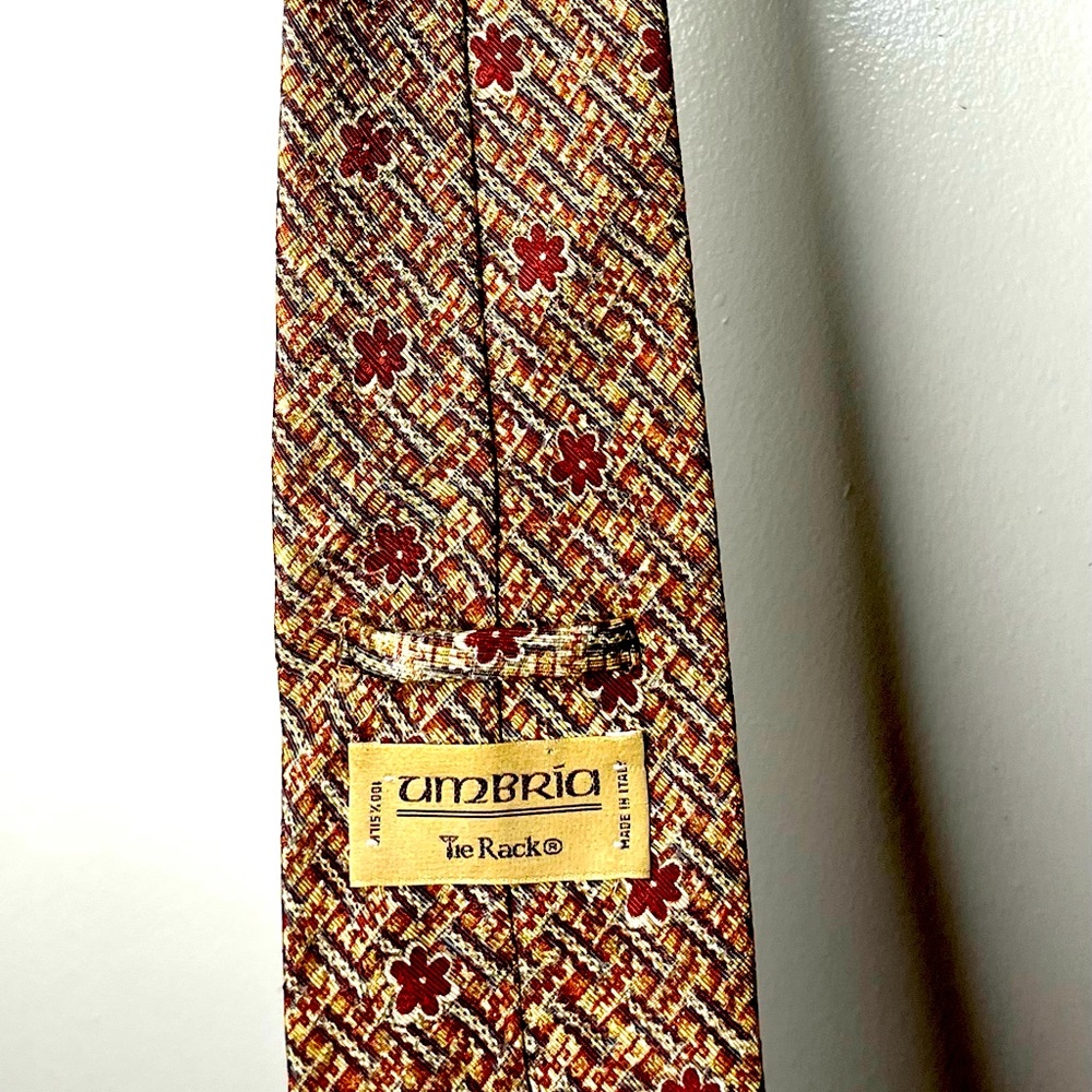 100% Italian Silk Tie Rack Umbria Stylish Necktie